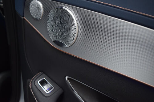 最新の企業ニュース 自動車 精密 部品 に 関する シンハイゼン の 貢献 ― 業界 の 基準 を 向上 さ せる