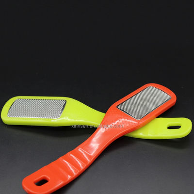 良い価格 金属エッチングフットファイル ラスプ 角質リムーバー デッドスキン用ハンドル付き オンライン